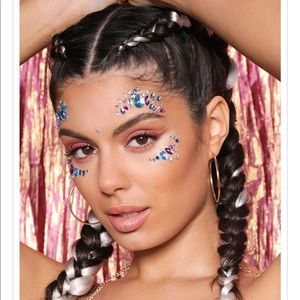 Pretty little thing face gems